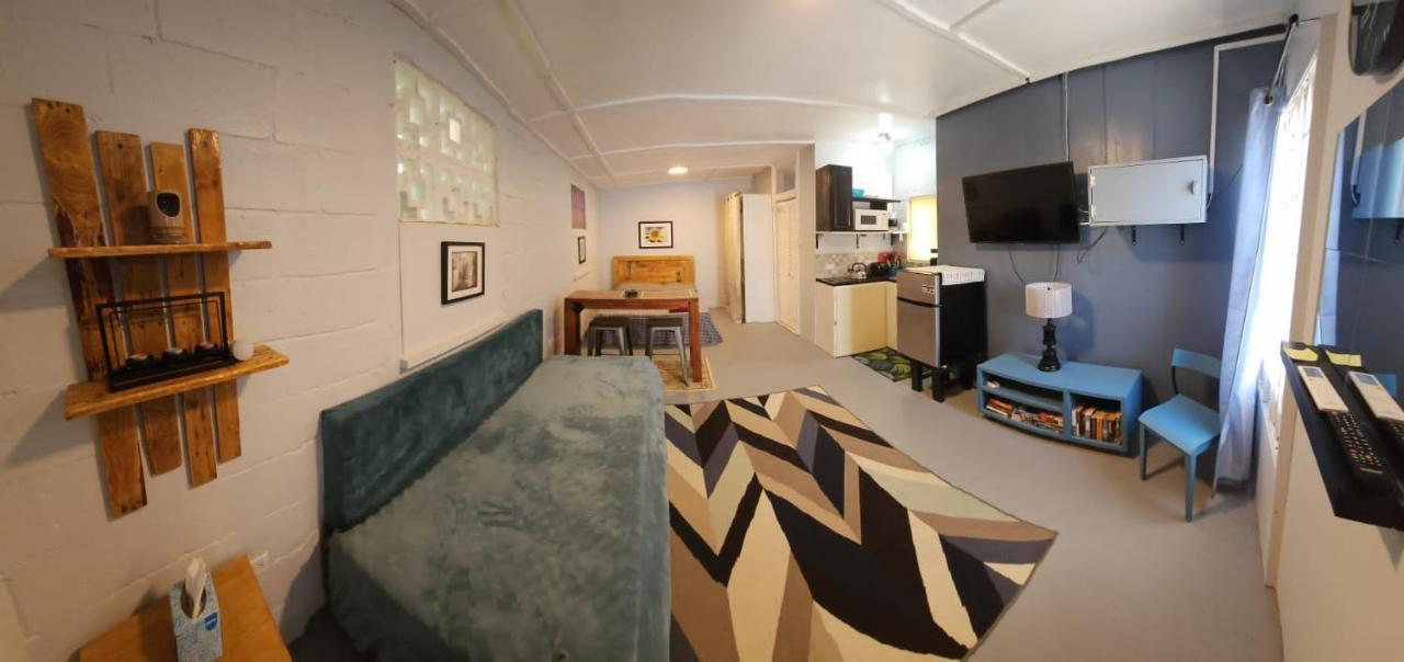 Ferienwohnung Gloria'S Mini Hideaway Christchurch Exterior foto