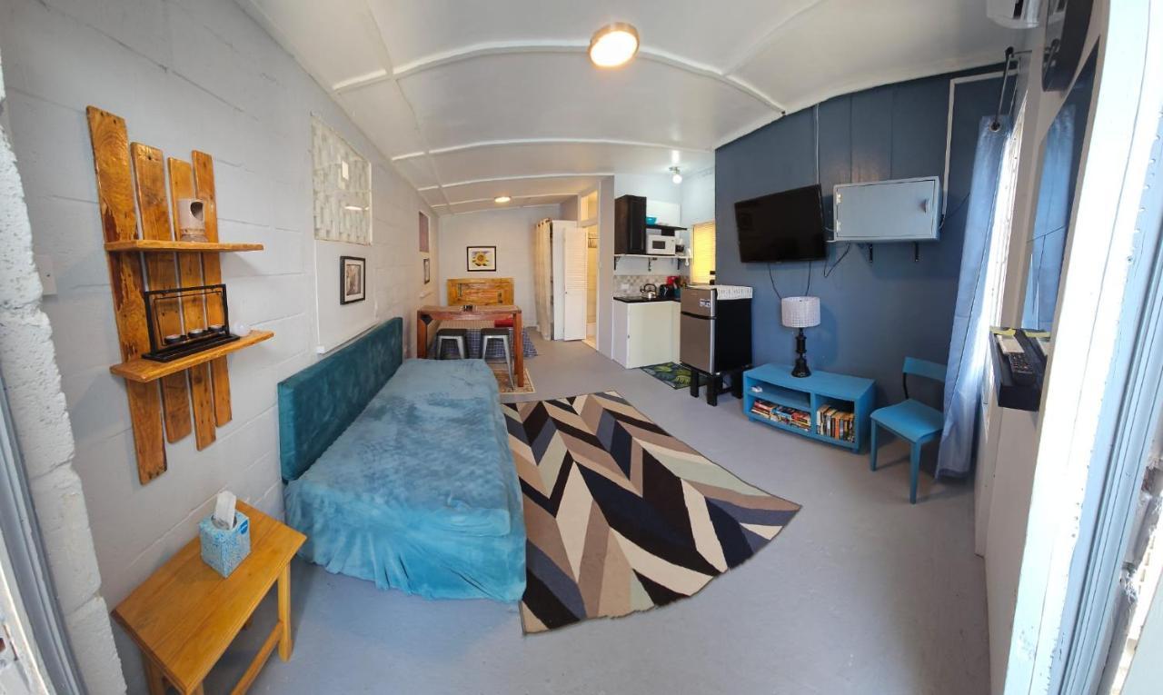 Ferienwohnung Gloria'S Mini Hideaway Christchurch Exterior foto